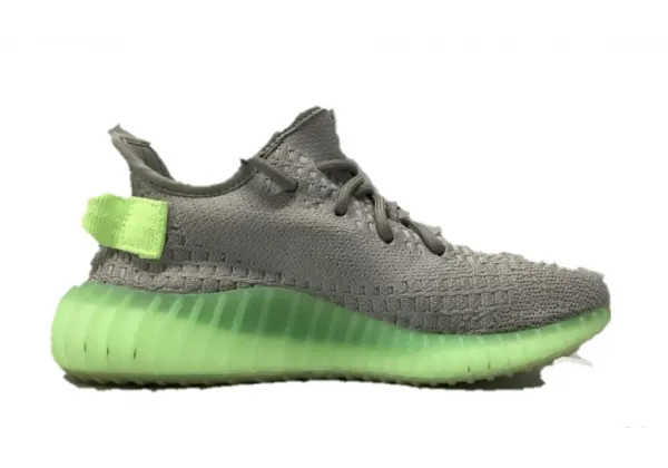 Кроссовки Adidas Yeezy Boost 350 серые с зеленой подошвой