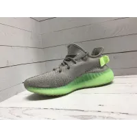 Кроссовки Adidas Yeezy Boost 350 серые с зеленой подошвой