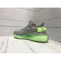 Кроссовки Adidas Yeezy Boost 350 серые с зеленой подошвой