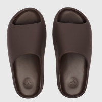 Шлепки Adidas Yeezy Slide темно-коричневые