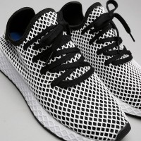 Adidas кроссовки Deerupt Runner черно-белые
