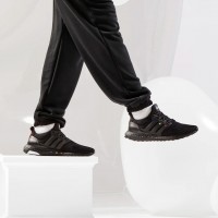 Мужские кроссовки Adidas Originals Pure Boost моно черные