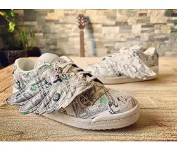 Новая коллаборация Adidas и Jeremy Scott Новая коллаборация Adidas и Jeremy Scott